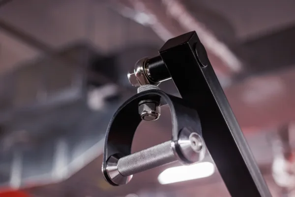 Posilňovací stroj Lat Pulldown - Farba: Čierna