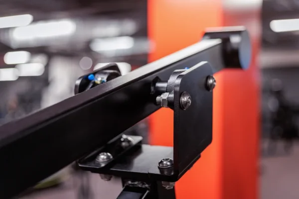 Posilňovací stroj Viking Press - Farba: Čierna