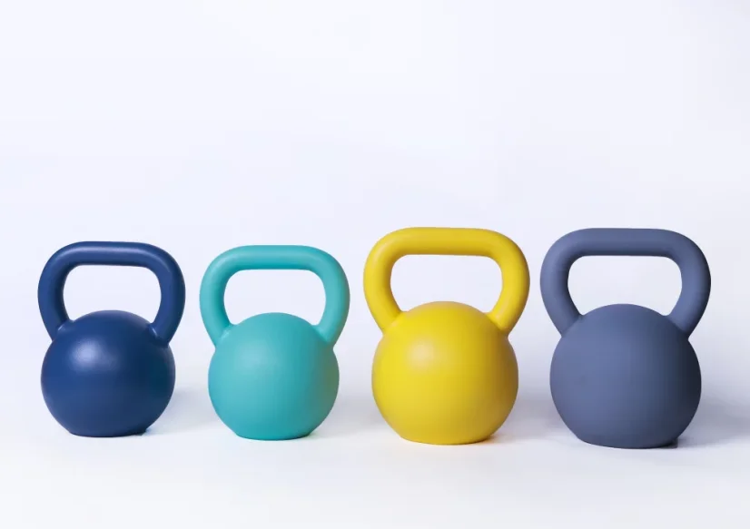 Kettlebell aus stahl StrongGear farben