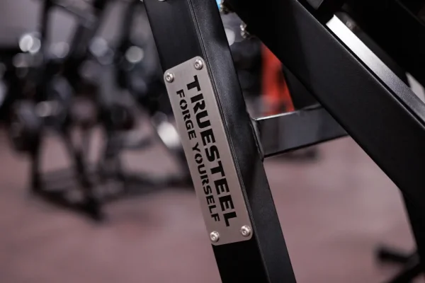 Lateral Pulldown Machine - Colour: Black