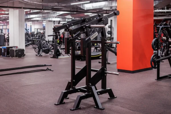 Posilňovací stroj Viking Press - Farba: Čierna