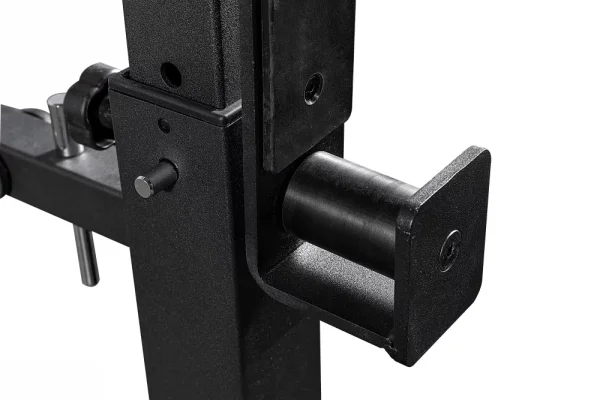 Straight racing bench on the benchpress bar holders
