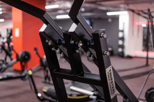 Lateral Pulldown Machine - Colour: Black